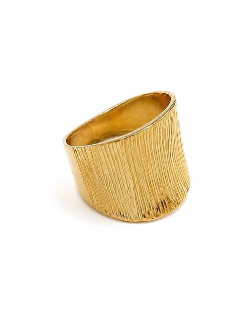 Diamond-Cut Wide Band Ring – 18K Gold