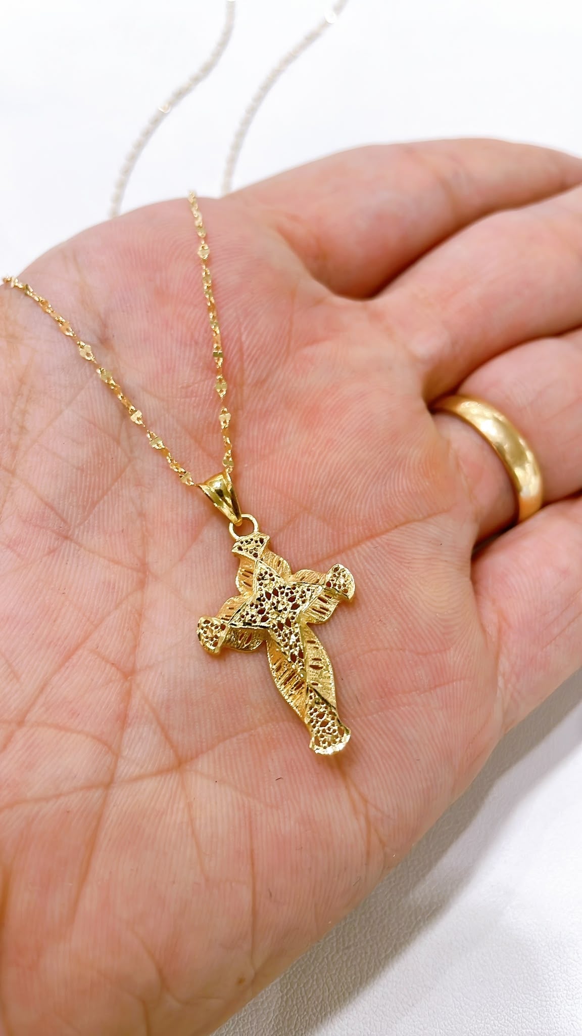 18K Gold Croce Stilizzata Unisex Pendant