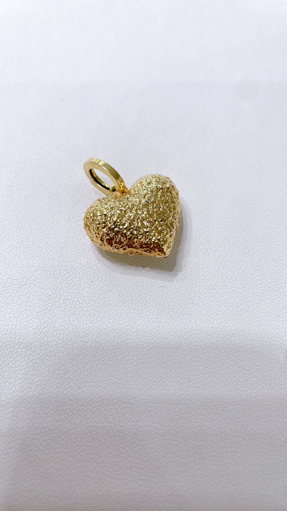 18K Gold Cuore Medio Versione Satinata Pendant