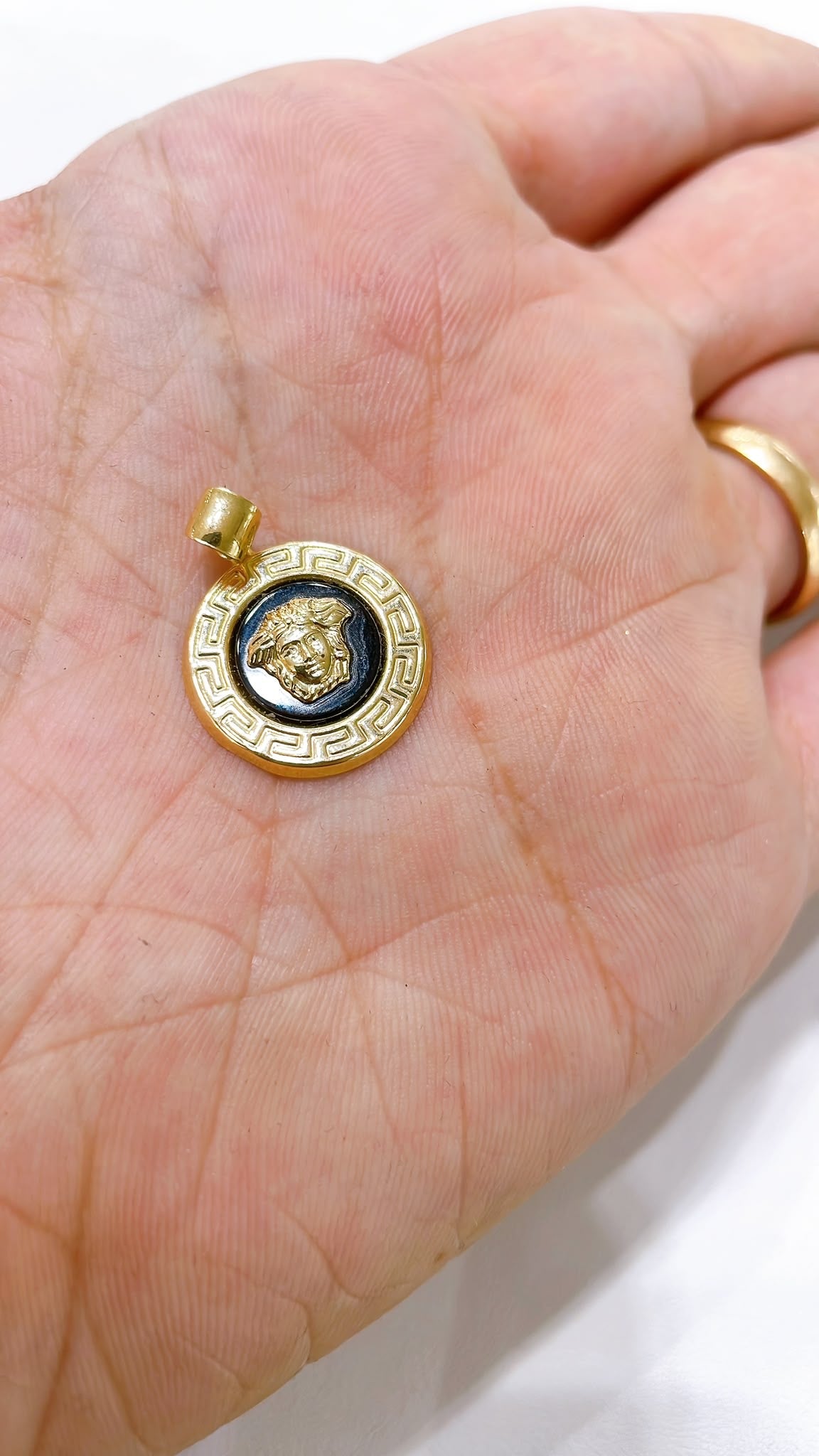 18K Yellow Gold Testa di Medusa Pendant with Black Onyx