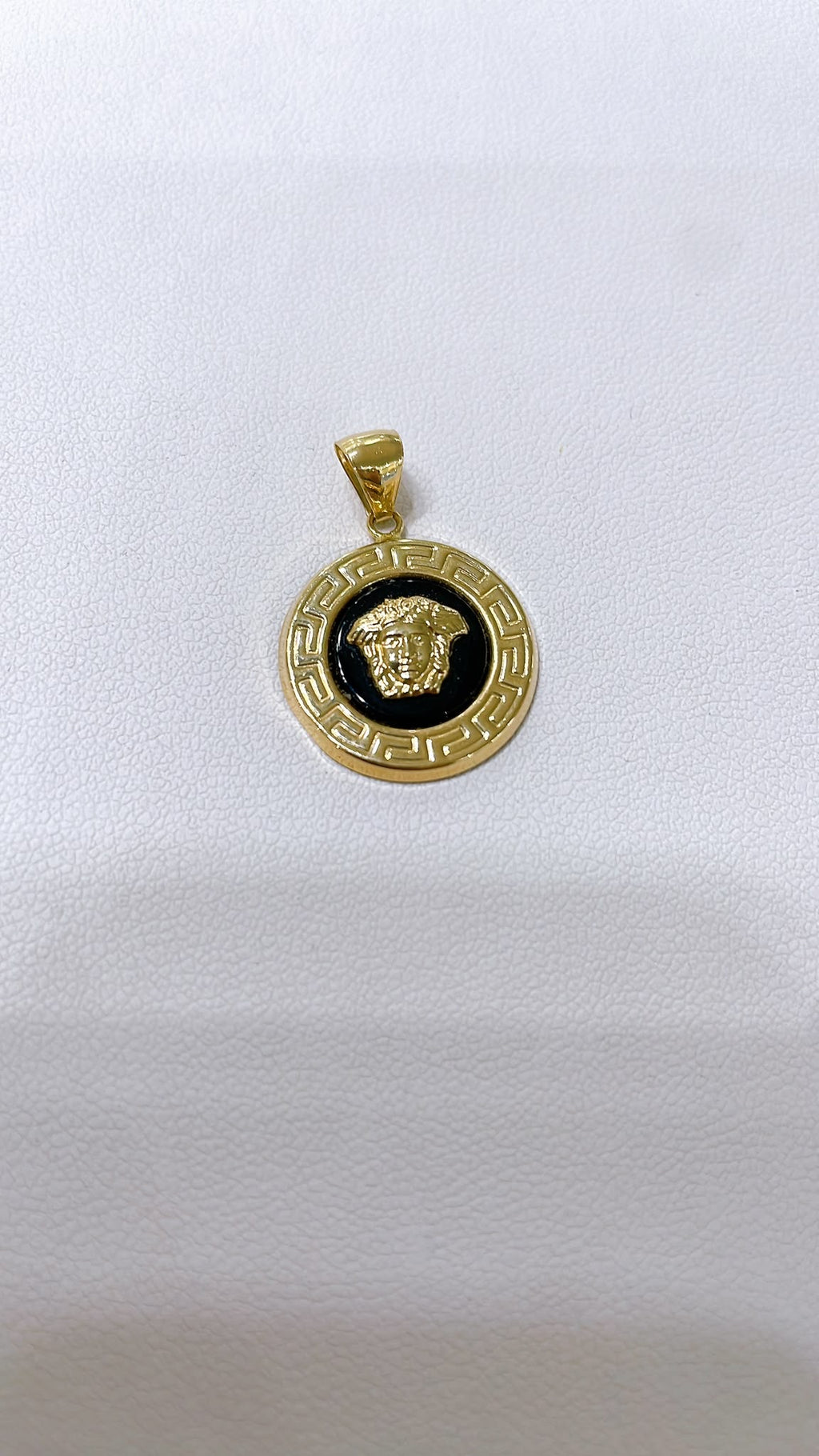 18K Yellow Gold Testa di Medusa Pendant with Black Onyx