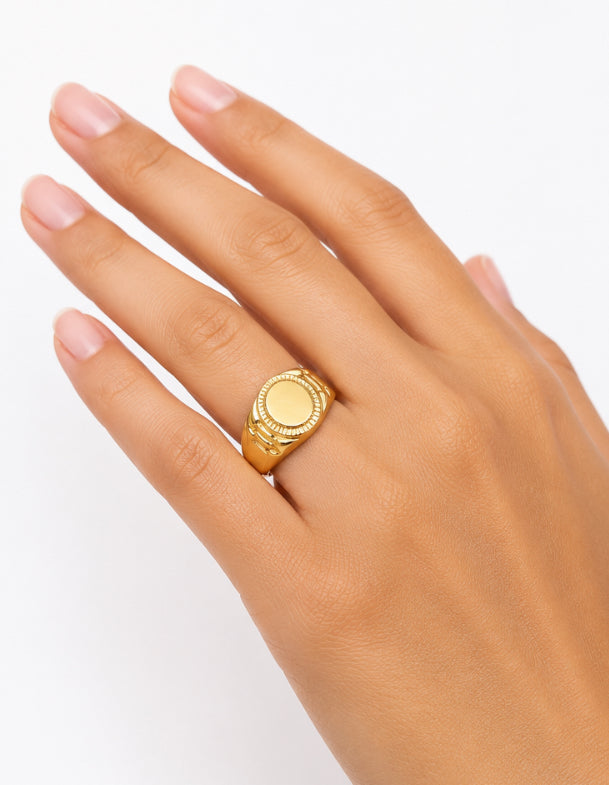 Oval Signet Ring – 18K Gold | Engravable