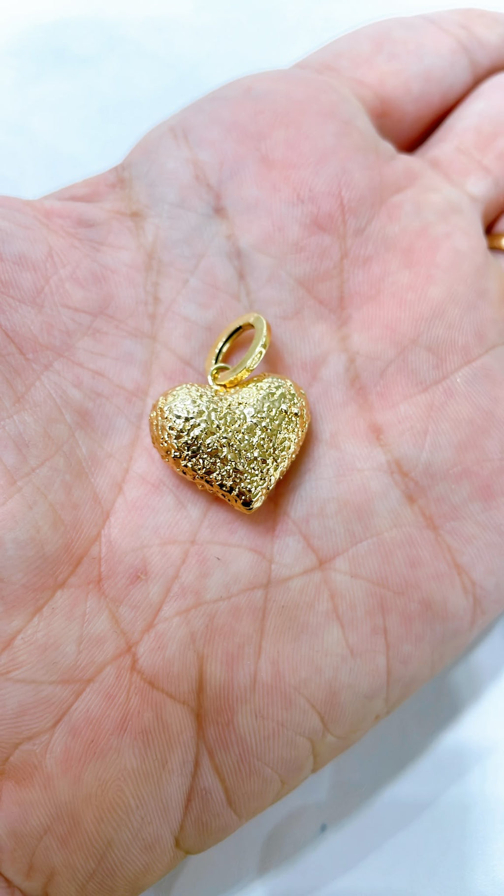 18K Gold Cuore Medio Versione Satinata Pendant