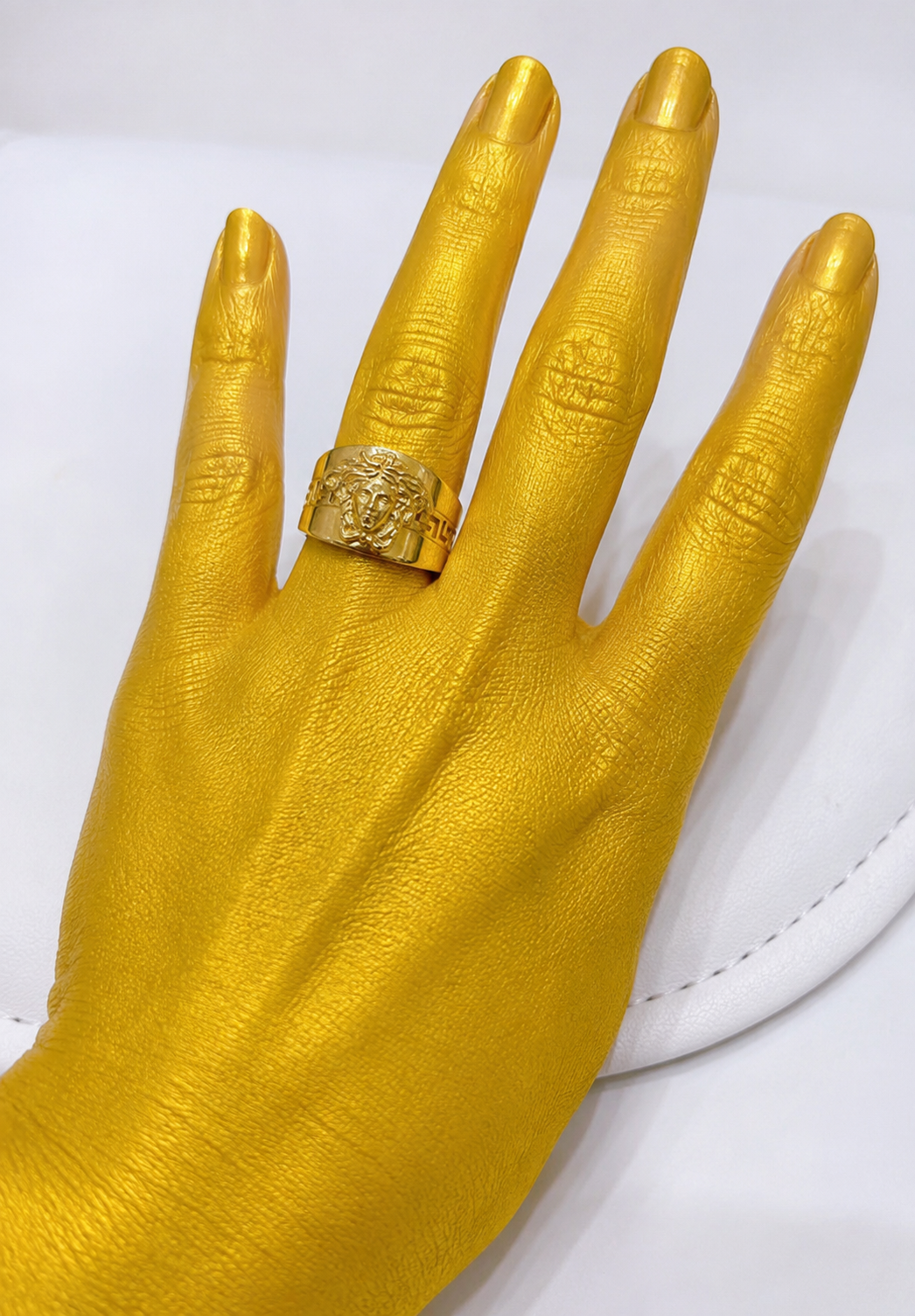 Medusa Head Ring in 18K Gold