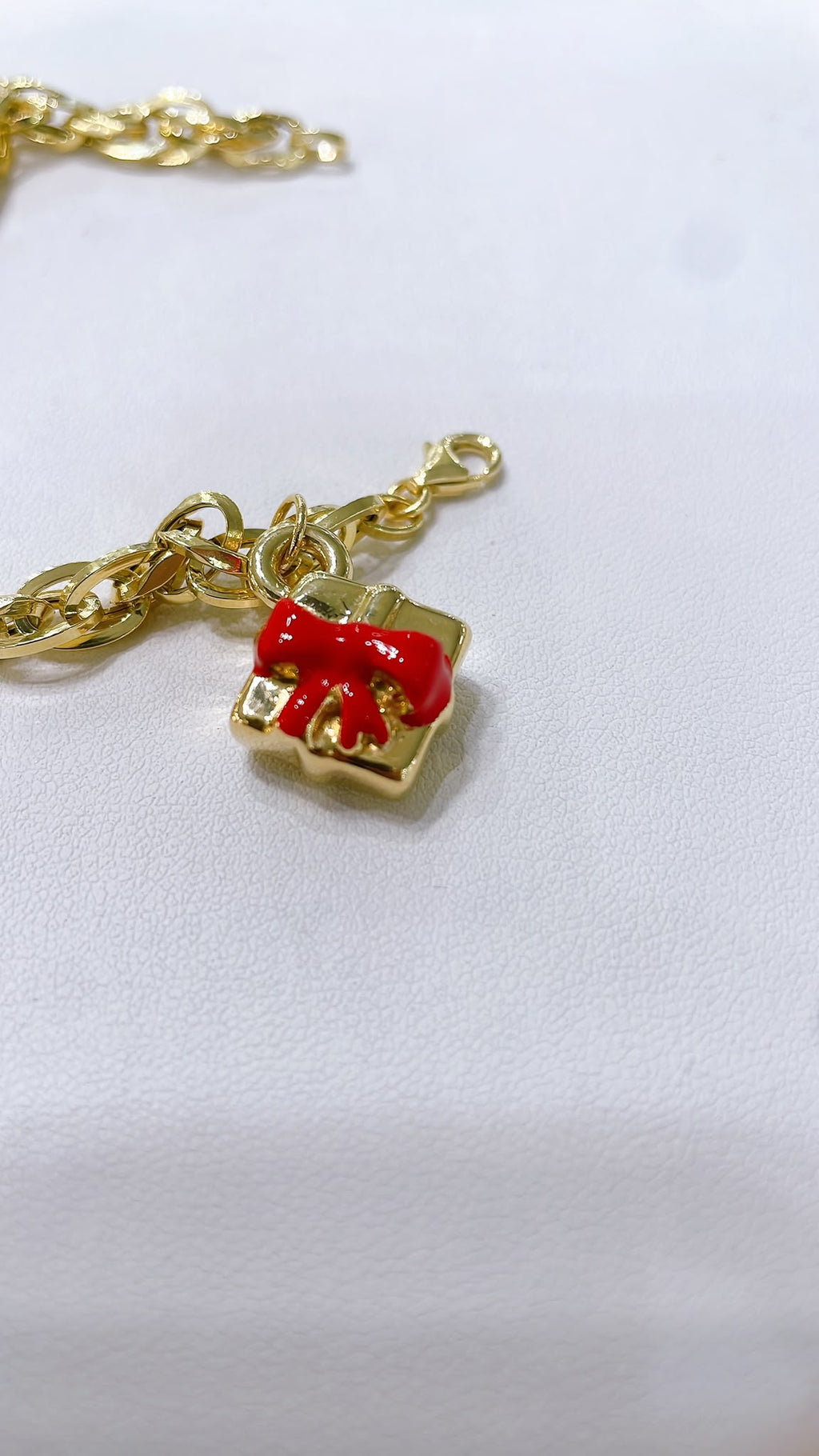Bracciale a catena con charme in oro 18 kt - dettaglio 3