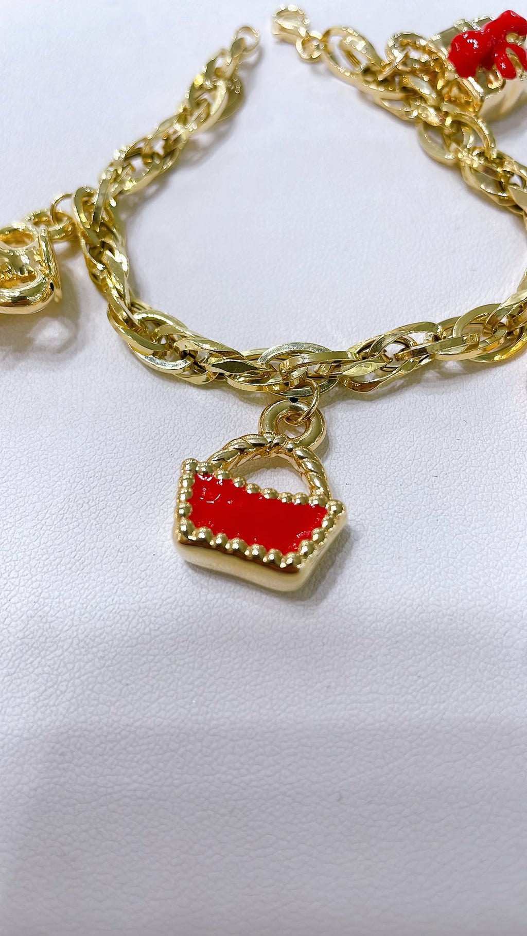 Bracciale a catena con charme in oro 18 kt - dettaglio 4