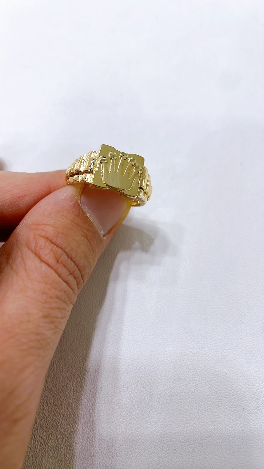 18K Gold – Anello cinturino con corona centrale