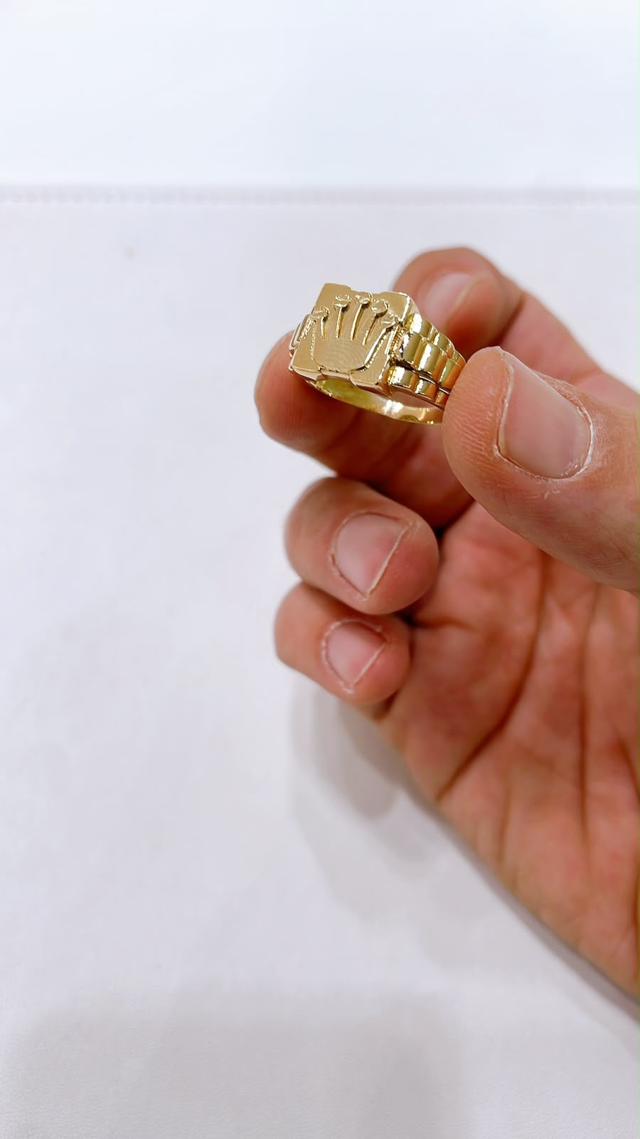 18K Gold – Anello cinturino con corona centrale
